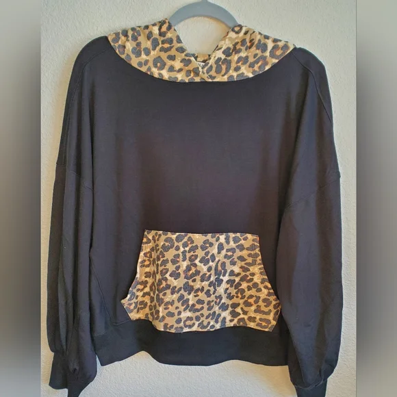 Zenana Black and Animal Print Hoodie. NWOT - Picture 2 of 11